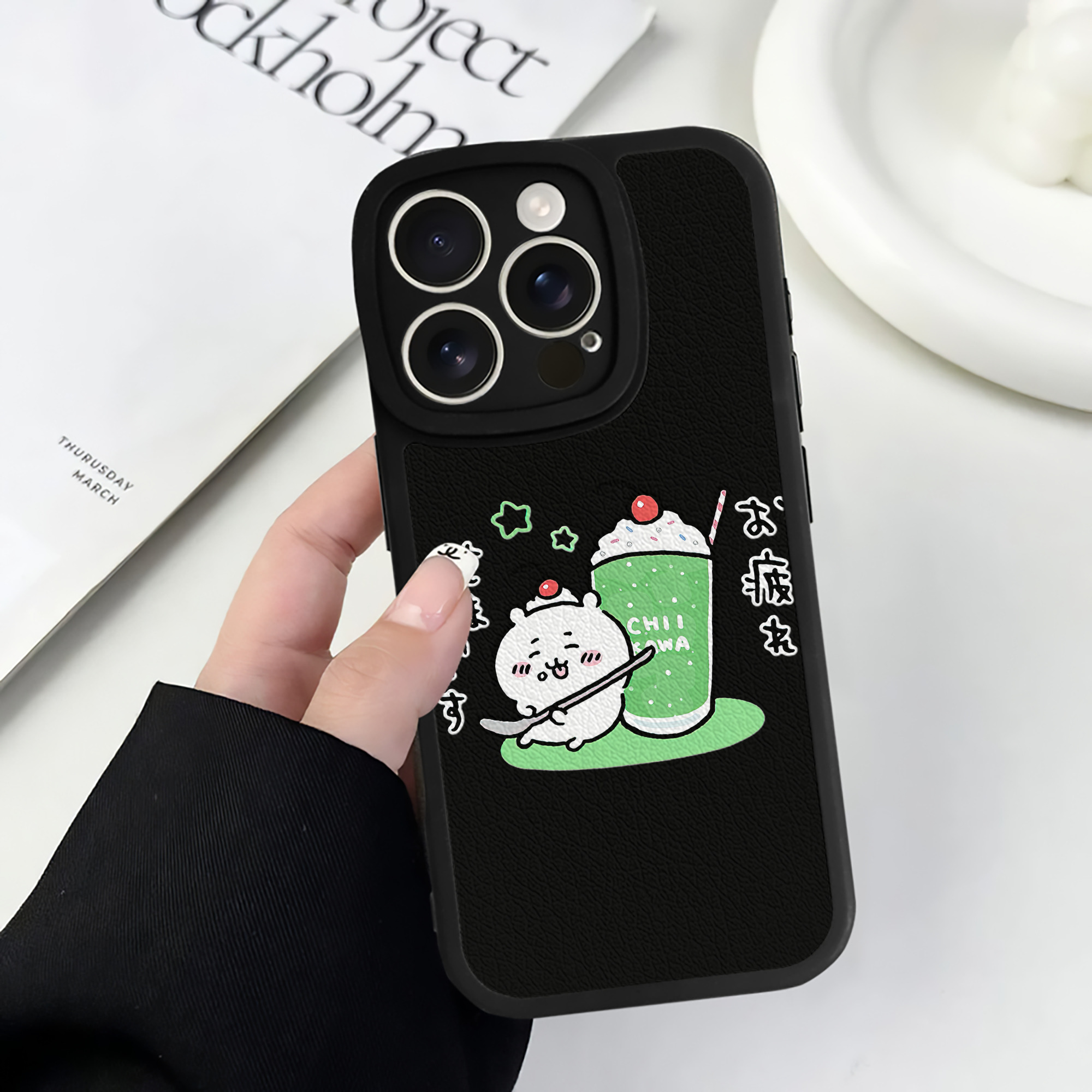 （画像用） ちいかわ ちいかわ Chii-kawa chiikawa 【iPhone 16シリーズ対応】シリコンスマホケース（レザー調） 材質：シリコン